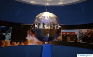 Макет первого китайского спутника в Музее Внутренней Монголии (г. Хух-Хото, Китай)