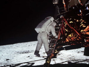 Выход из лунного модуля «Орёл» астронавта Э. Олдрина