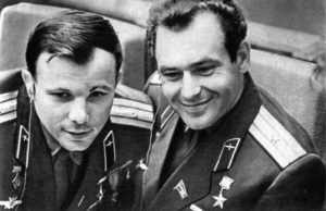 Первые космонавты СССР – Юрий Гагарин и Герман Титов