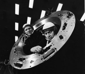 Алексей Губарев и Георгий Гречко во время тренировки. Кто же знал, что Гречко будет осматривать детали стыковочного узла во время выхода в открытый космос на борту ОС «Салют-6»?