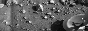 Первое изображение с поверхности Марса