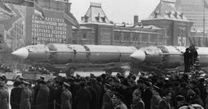 Ракеты ГР-1 на Красной площади, парад 7 ноября 1965 г.